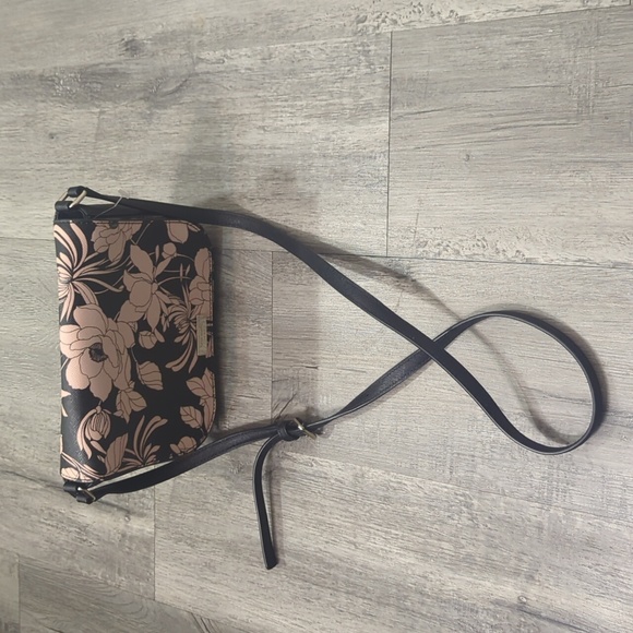 Kate Spade New York Laurel Gardenia Carson Crossbody Bag - Picture 2 of 9